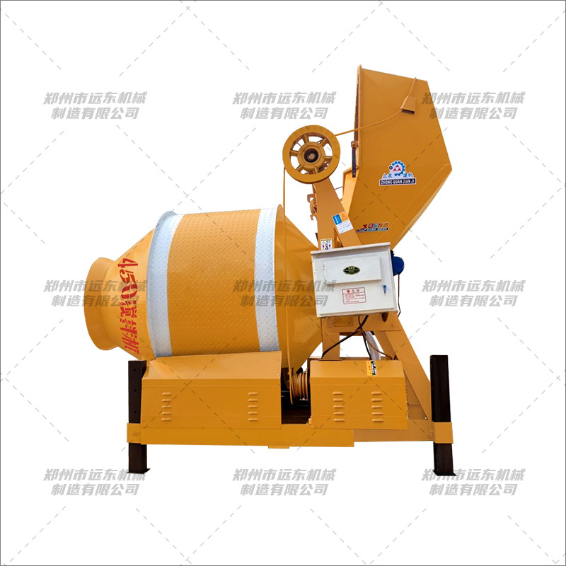 JZM450型全自動(dòng)翻斗攪拌機(jī)(圖1) JZM450型全自動(dòng)翻斗攪拌機(jī)(圖1)